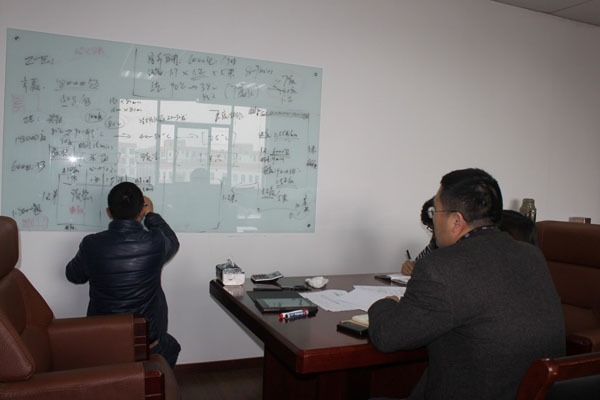 惠合機械給公司高管層培訓(xùn)現(xiàn)場圖